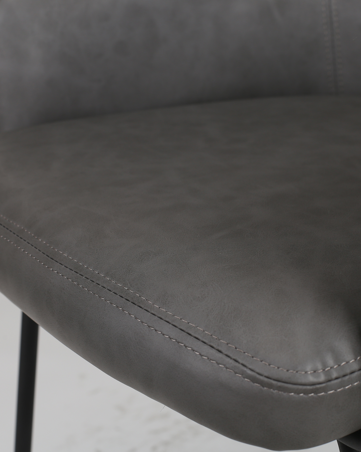 Katad na upuan ng katad na may braso Katad na upuan ng katad na may braso