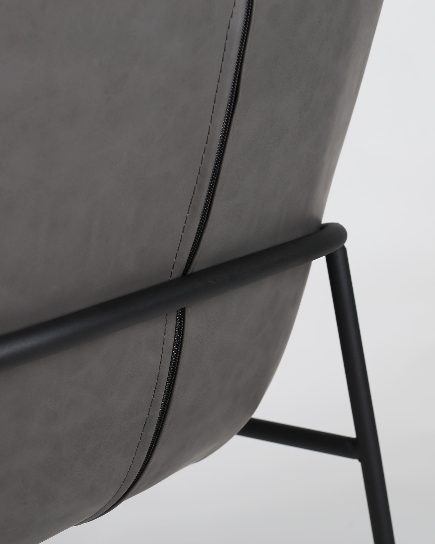 Katad na upuan ng katad na may braso Katad na upuan ng katad na may braso