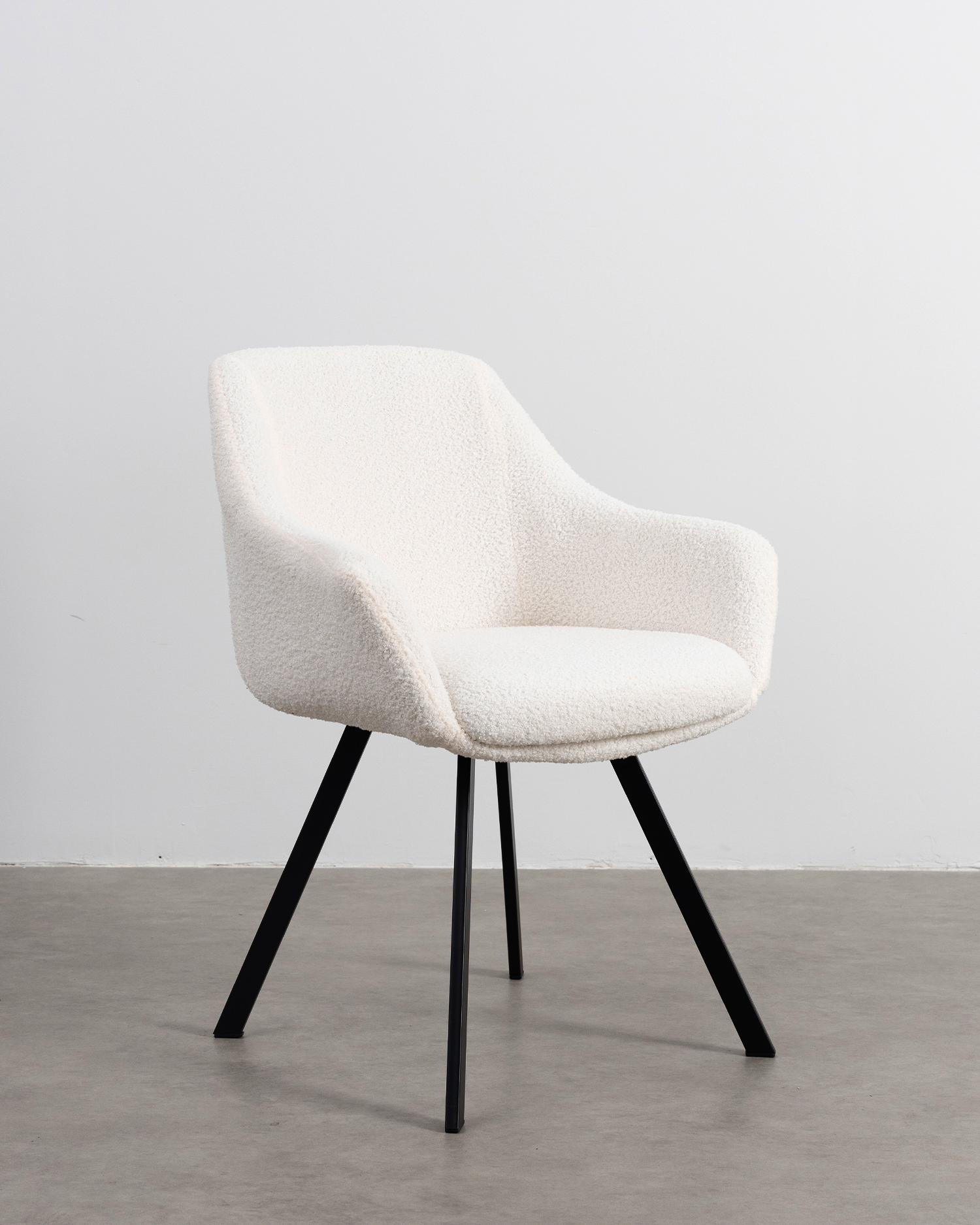 Maginhawang upholstered na upuan sa kainan Maginhawang upholstered na upuan sa kainan