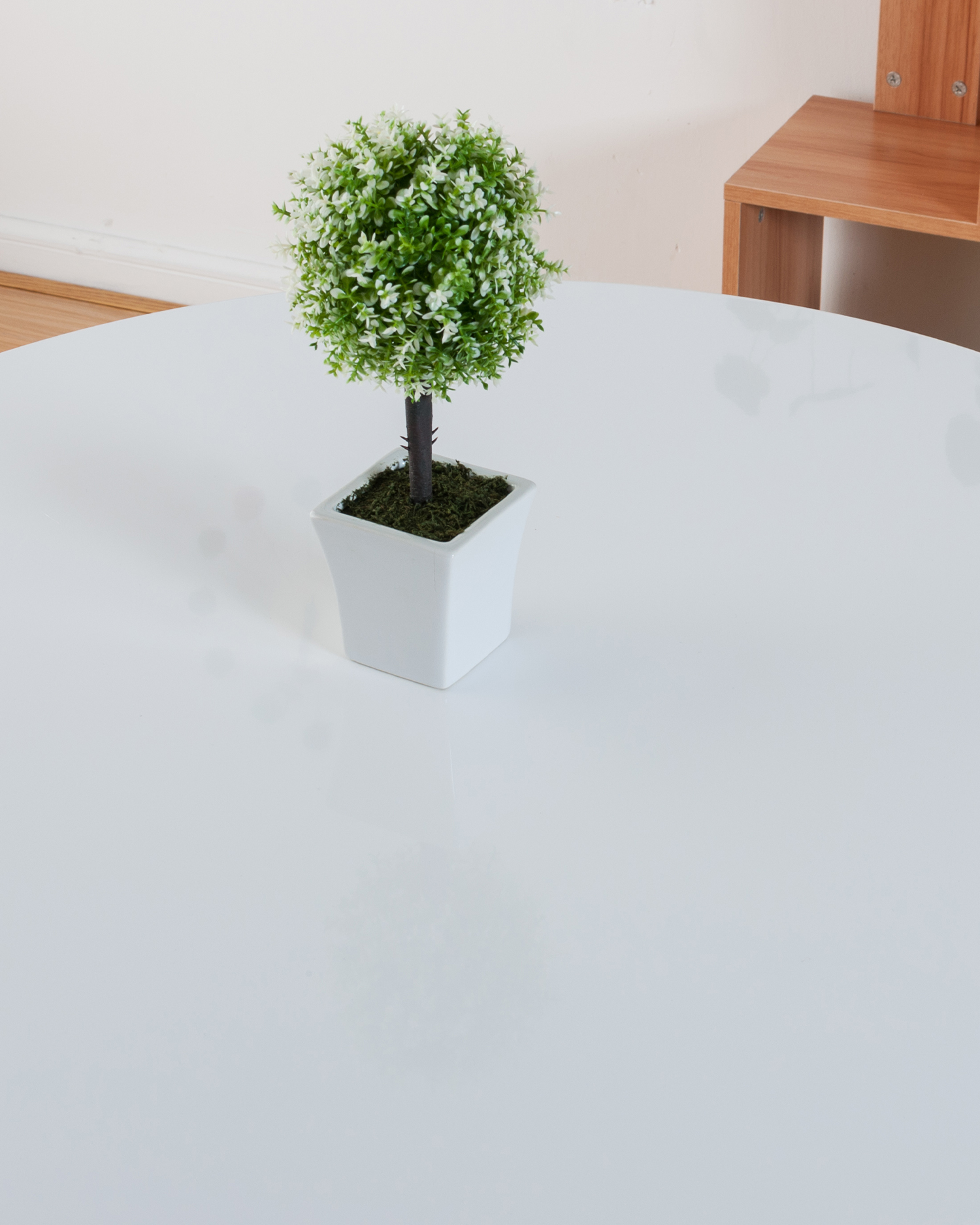 Nordic Round Wood Dining Table Nordic Round Wood Dining Table