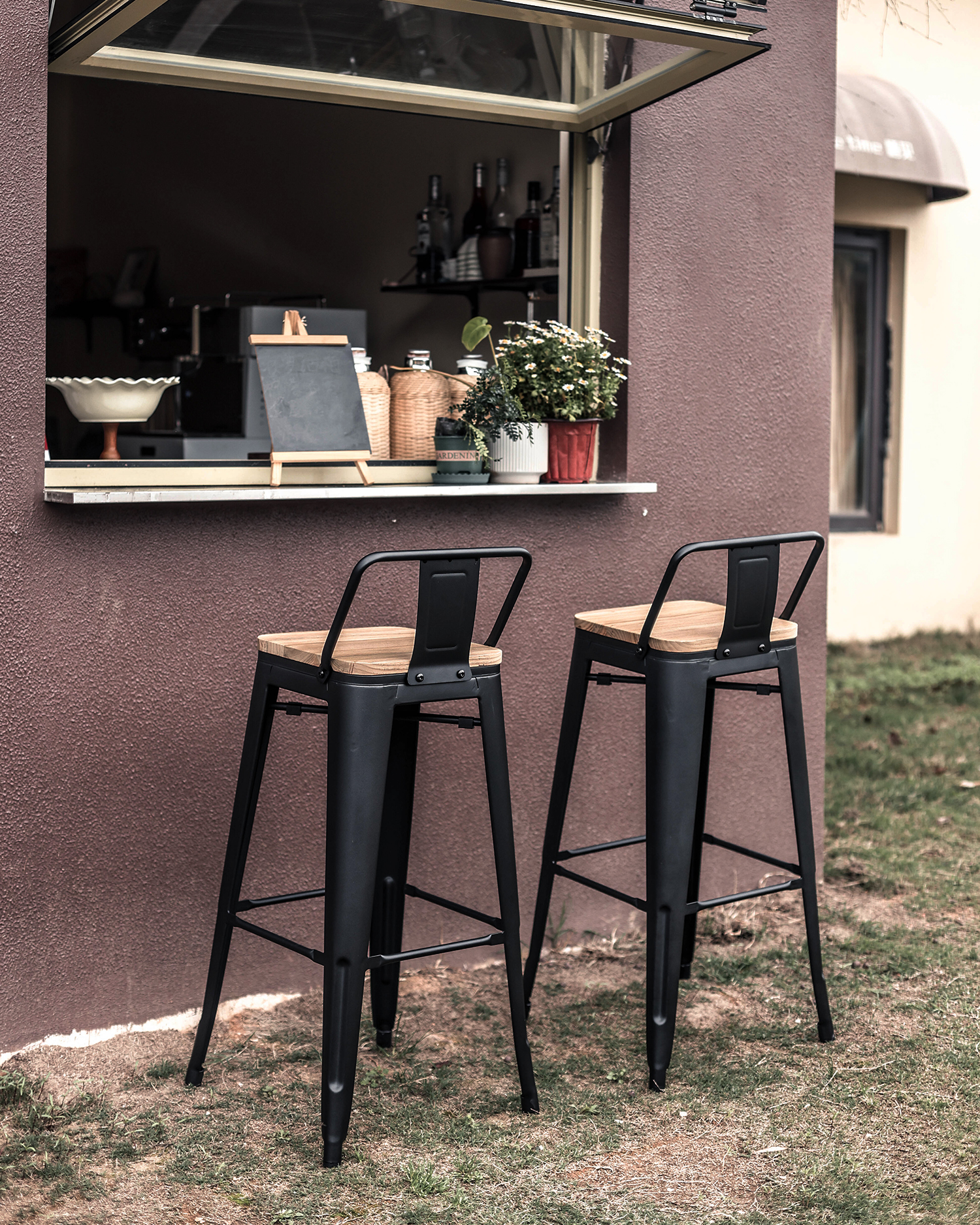 Mga upuan ng disenyo ng patio ng rustic Mga upuan ng disenyo ng patio ng rustic