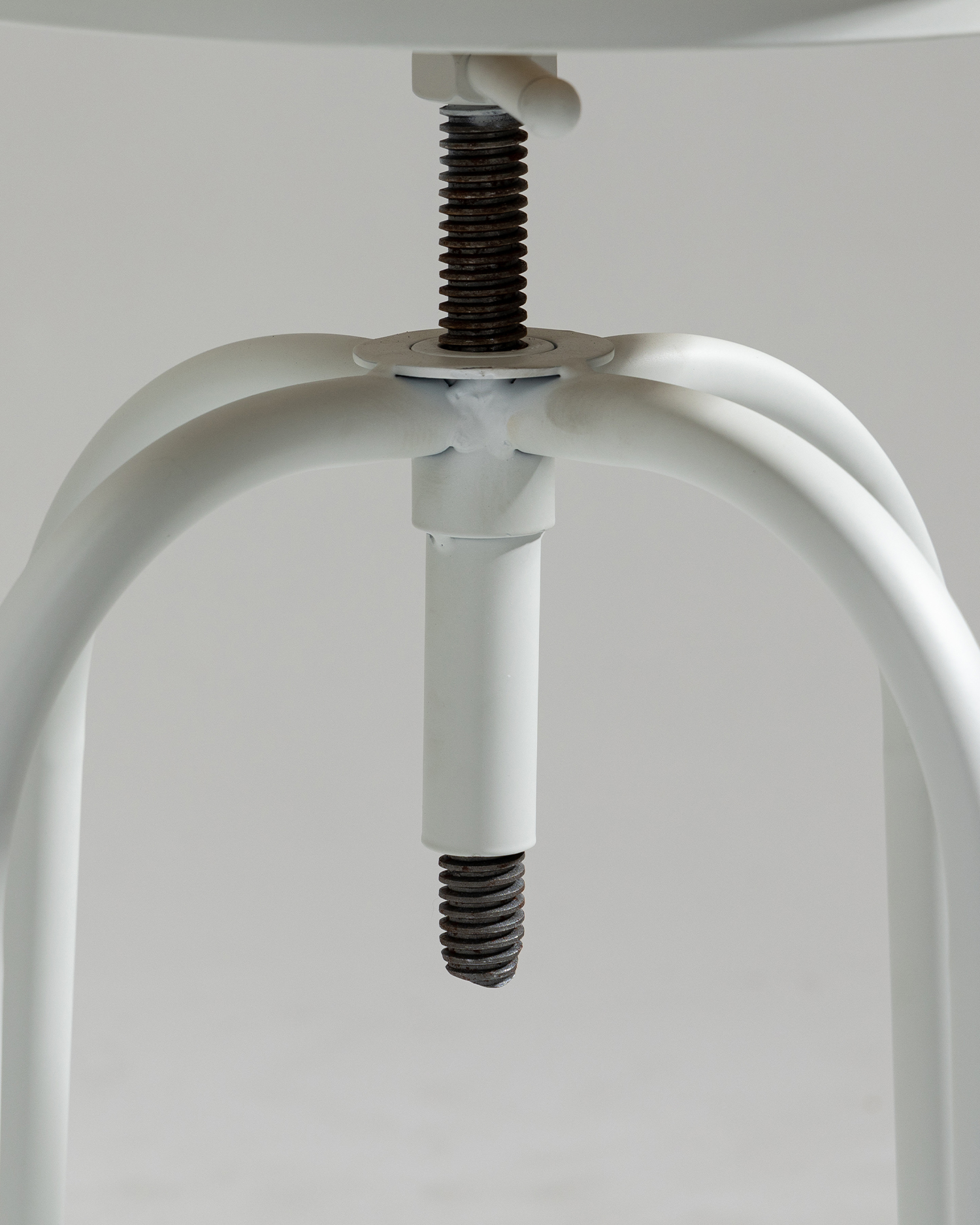 Nababagay na dumi ng bakal Nababagay na dumi ng bakal