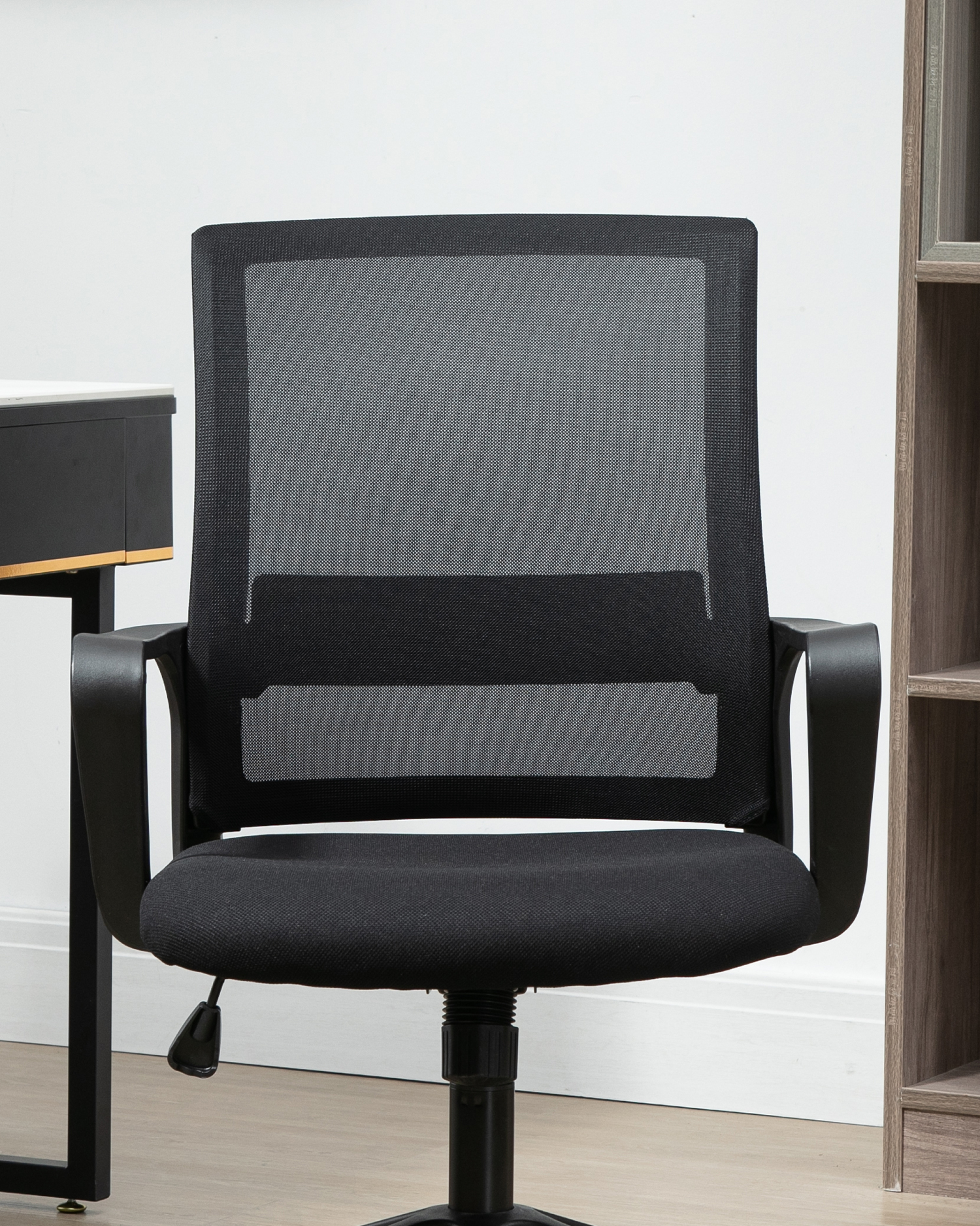 Makinis na curve swivel chair Makinis na curve swivel chair